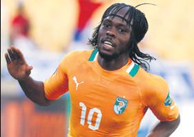 Bizimkilerin dişlerini gördük