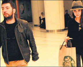 Sadece arkadaşız ne aşkı!