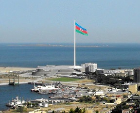 Azerbaycan parmak ısırtıyor