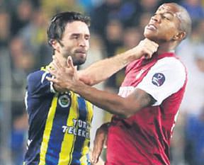 Gökhan'a 3 maç ceza