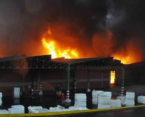 Yalova'da fabrikada yangın
