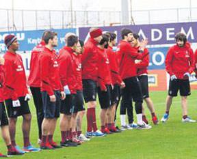 Kaptan Tolga Zengin toplantı yaptı...