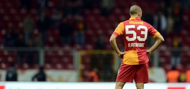 Amrabat idmanda kırdı geçirdi!