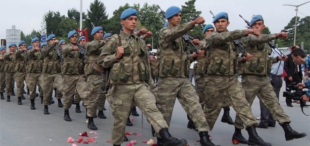 Sözleşmeli erlere 3 bin lira maaş