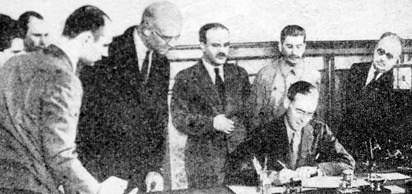 İngiltere, SSCB'yi resmen tanıdı.
