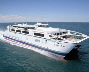 Fırtına deniz ulaşımını vurdu