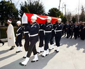 Eski Bakan Menzir'e veda