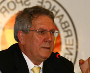 Aziz Yıldırım'dan Galatasaray'a gönderme