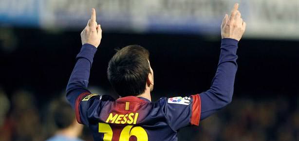 Messi'nin şutunu rövaşatayla önledi