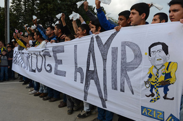 Fenerbahçe'ye taraftardan soğuk duş!
