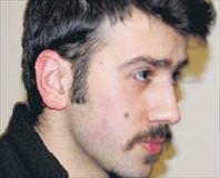 Hasta yakını doktoru dövdü