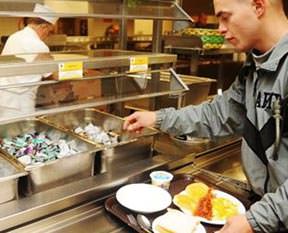 Rus askere 'açık büfe'