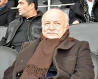 Ağzını bıçak açmıyor