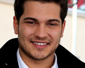 Çağatay Ulusoy hayranlarına müjde!