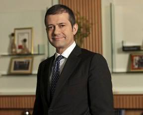 Akbank 3 yıllık hedef belirledi