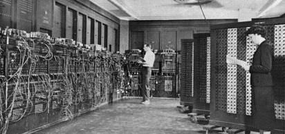 İlk genel amaçlı elektronik bilgisayar ENIAC (Electronic Numerical Integrator and Computer), Pensilvanya üniversitesinde (ABD) tanıtıldı.