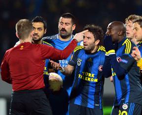 Kırmızı bizi bozdu