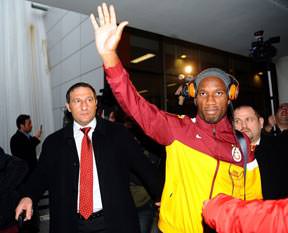 Yeni model Aslan sahne alıyor