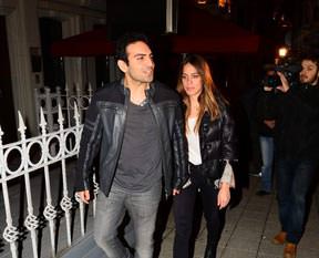 Yeni aşık yine utandı