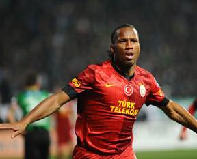 Hem futbolu hem yüreği büyük