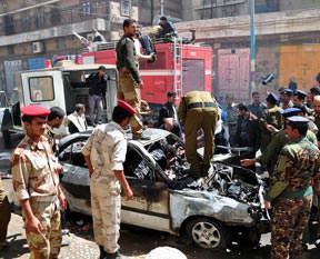 Uçak binaya düştü: 13 ölü