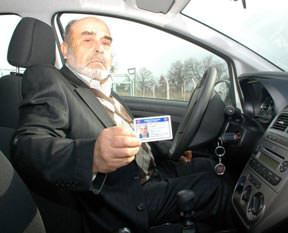 72 yaşında ehliyet aldı