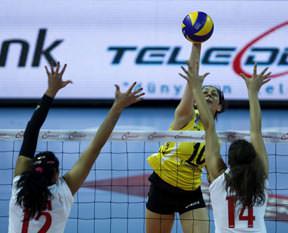 Vakıfbank ve Eczacıbaşı ilk günde kayıpsız!
