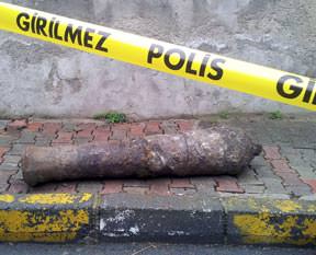 Sokakta tarihi top bulundu