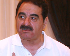 Tatlıses'ten Hakan Şükür'e destek