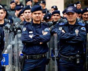 Vatandaşa 'sırdaş polis'