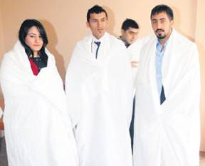 Asıl bayılan biziz