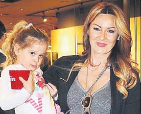 Ünlü anneler bir araya geldi