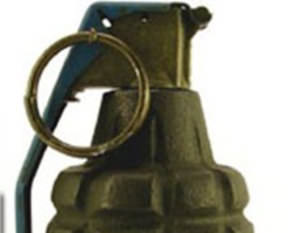 Polise atmak istediği bomba elinde patladı