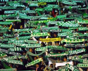 Taraftar bıçaklandı