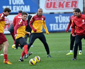 Elmander yine yok Dany ilk 11'de çıkacak