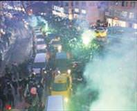 Bursa taraftarı TFF’yi topa tuttu!