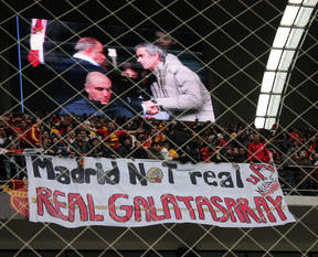 G.Saray taraftarından Jose'ye pankartlı mesaj