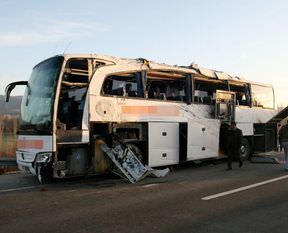 Uşak’ta yolcu otobüsü devrildi
