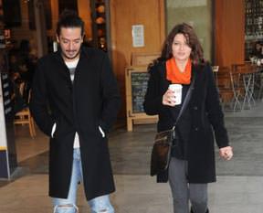 Aşkın kokusunu aldı