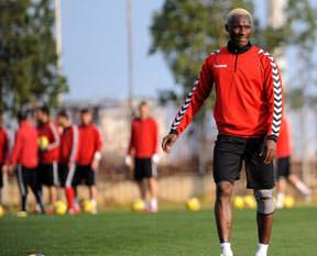 Yattara Mersin'e acımadı