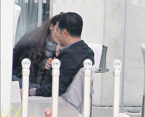 Öpücük utanması!