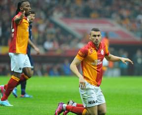 Drogba’yla dağıtıyor!