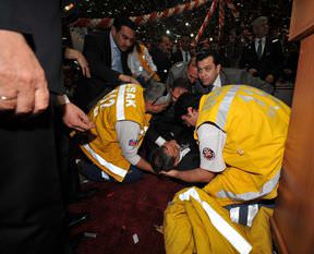 Bakan Eroğlu baygınlık geçirdi