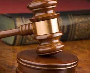 Odun dayağına 4 ay hapis