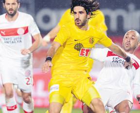 Alper Potuk el yakıyor