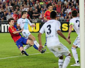 Chelsea final için bir adım önde