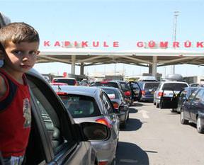 100 bin Türk geri öndü