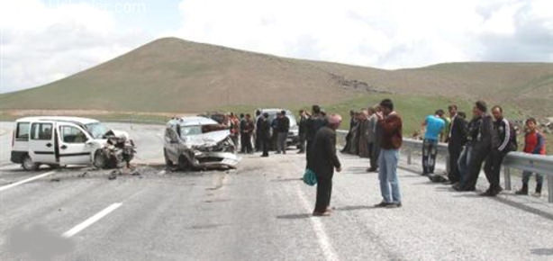 Uyarı tabelası  kaza sebebi oldu