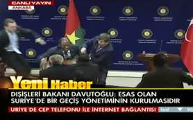 Bakan canlı yayında bayıldı
