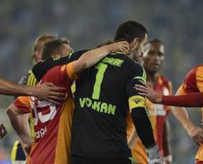 "Volkan anneme küfür etti"